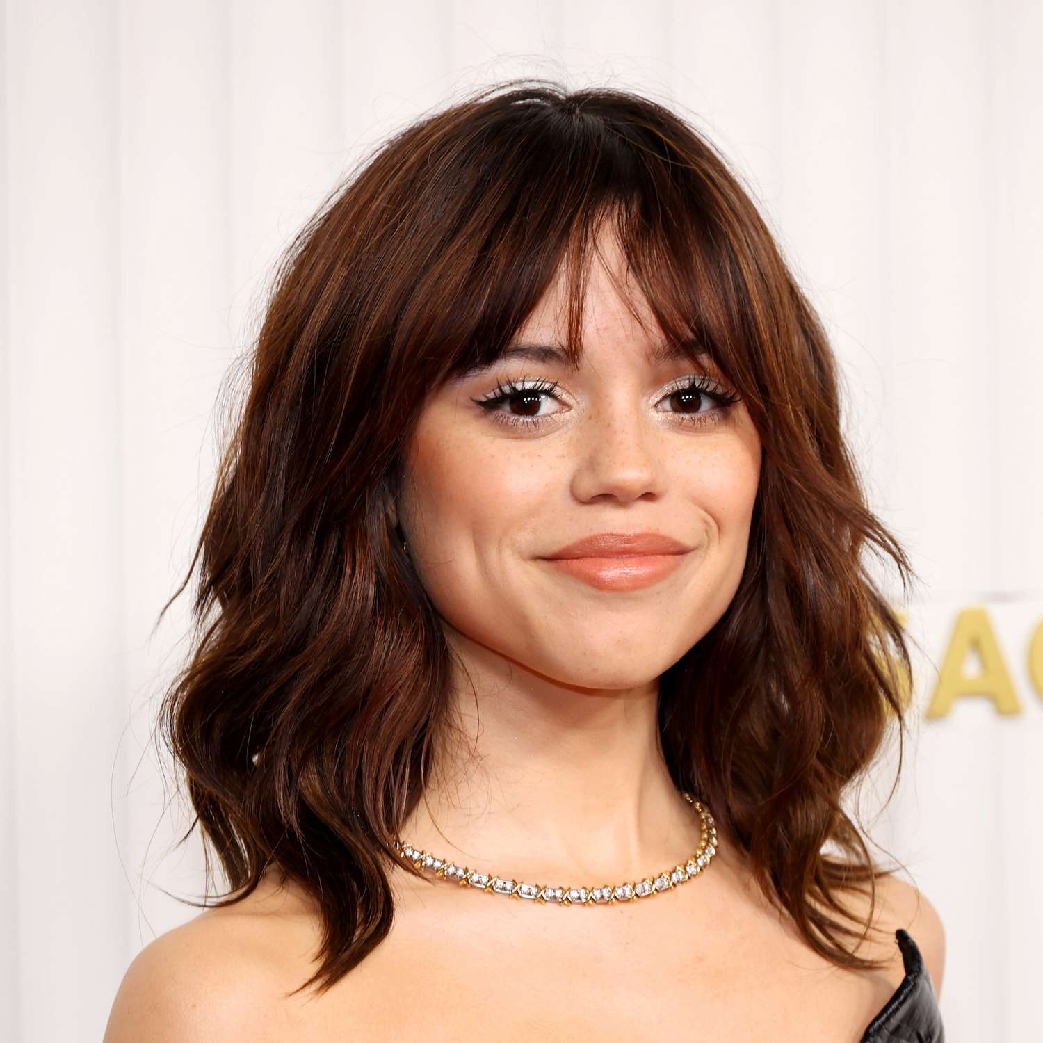 Celebrity Female Round Face Haircut