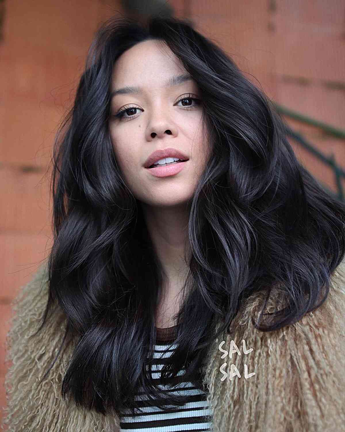 Celebrity Women's Wavy Haircut