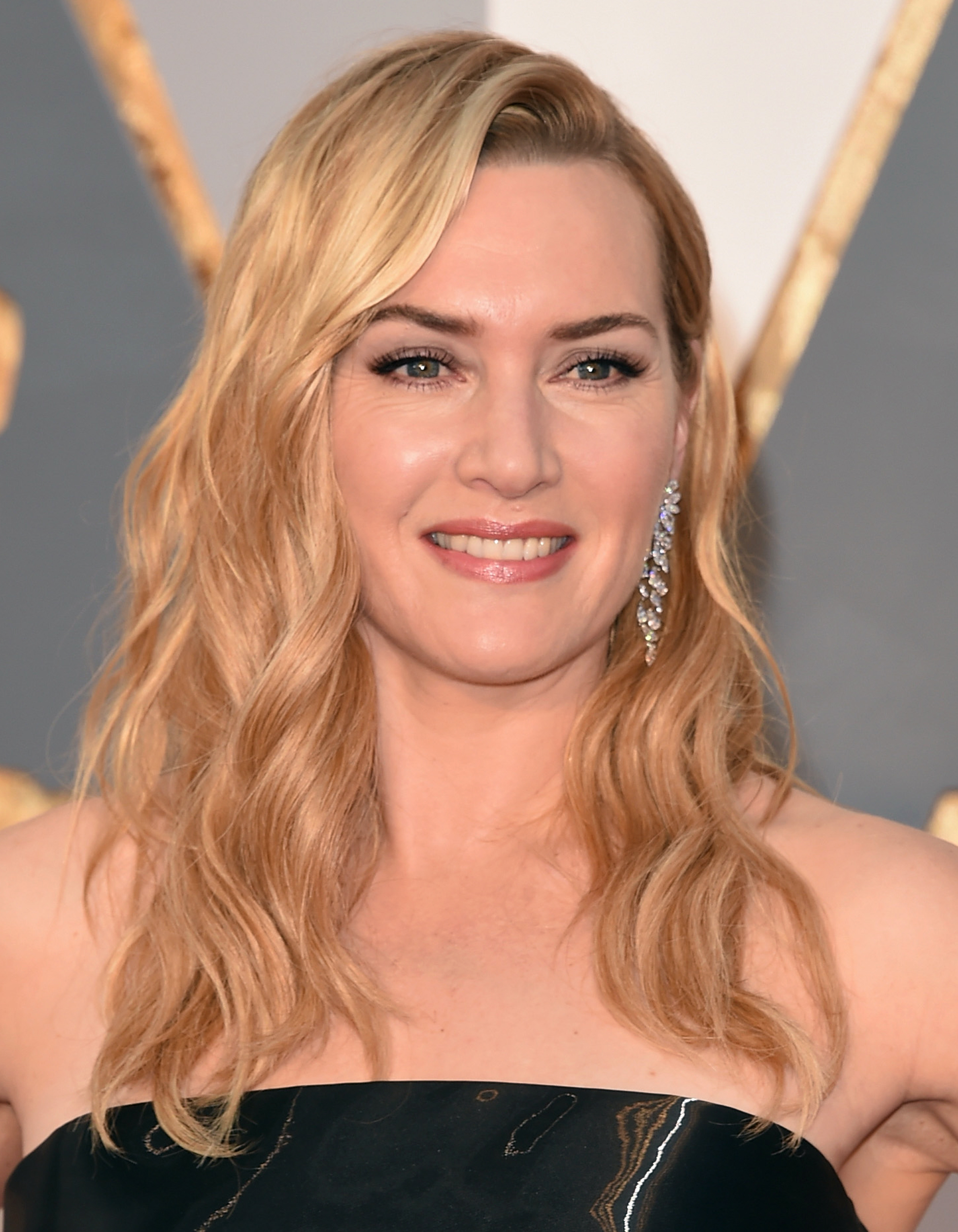 Famous Actress Influencer Long Haircut