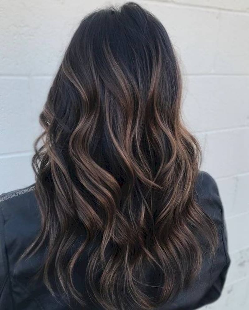 Cabelo Preto Com Luzes