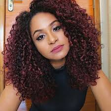 cabelo-cacheado-marsala-escuro
