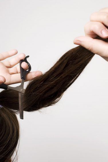 sonhar-com-cortando-cabelo